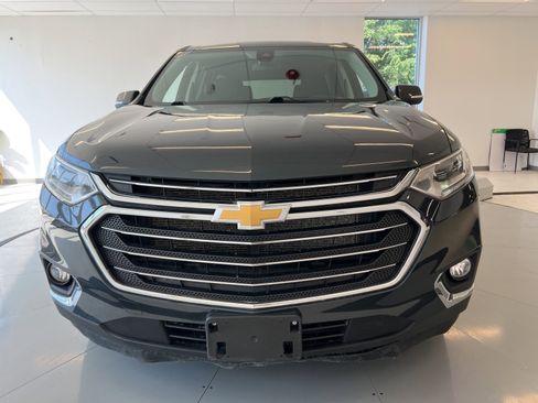 Used 2021 Chevrolet Traverse LT image 54