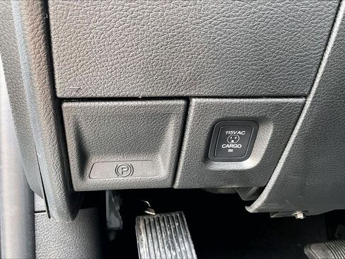 Used 2026 RAM 3500 Laramie AWD/4WD image 39