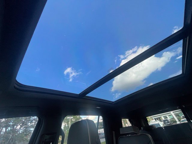 Used 2023 GMC Yukon SLT w/ SLT Luxury Package AWD/4WD image 16