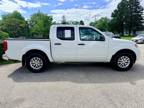 Used 2021 Nissan Frontier SV AWD/4WD image 3