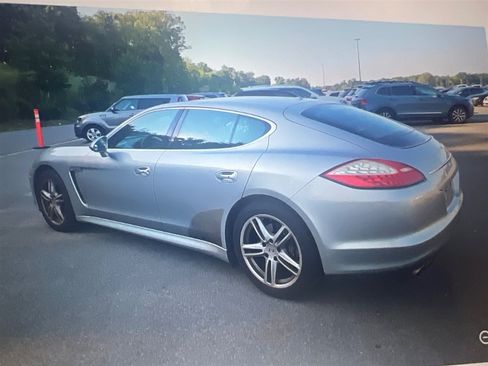 Used 2010 Porsche Panamera image 2