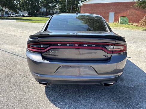 Used 2017 Dodge Charger R/T w/ Blacktop Package RWD image 4