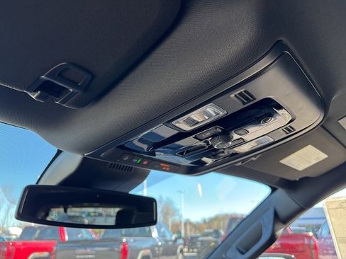 New 2026 GMC Yukon Elevation image 34