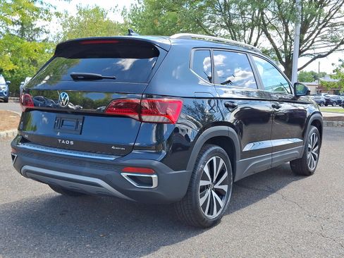 Used 2022 Volkswagen Taos SE w/ Driver Assistance Package image 6