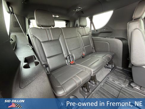 Used 2022 Chevrolet Suburban RST w/ Luxury Package image 21