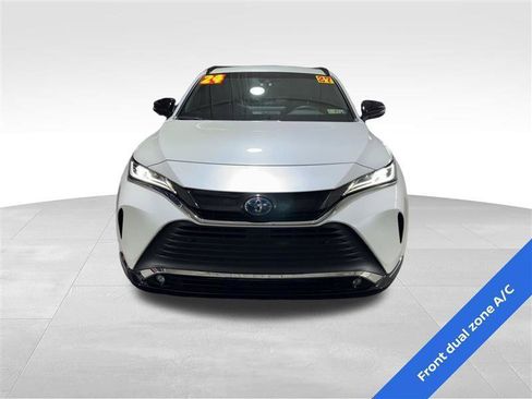 Used 2024 Toyota Venza Nightshade image 2