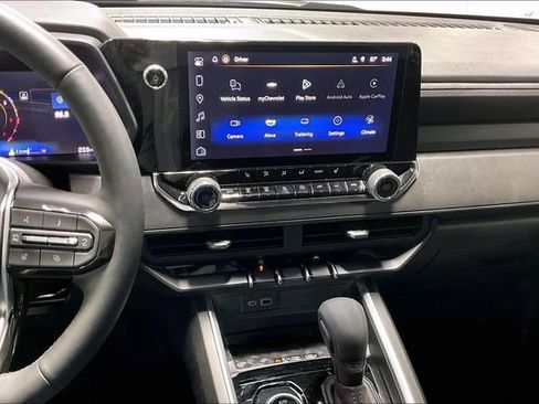 Used 2025 Chevrolet Colorado Trail Boss AWD/4WD image 4