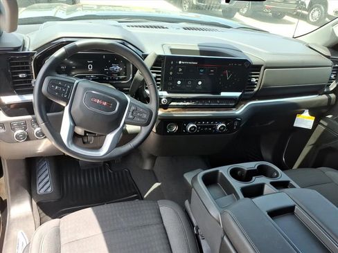 Used 2024 GMC Sierra 1500 SLE w/ X31 Off-Road Package AWD/4WD image 16