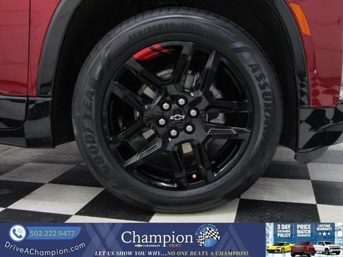 Used 2023 Chevrolet Traverse Premier w/ Redline Edition FWD image 3
