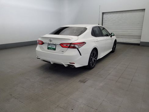 Used 2018 Toyota Camry SE w/ Convenience Package FWD image 9