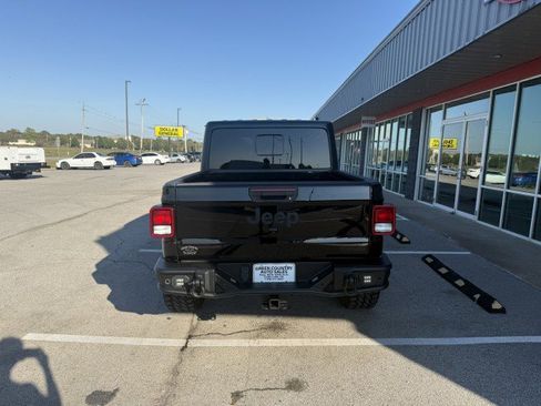 Used 2021 Jeep Gladiator Sport image 11