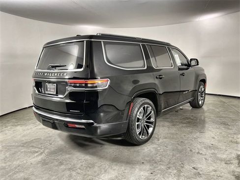 Used 2022 Jeep Grand Wagoneer Series III w/ Flexible Seating Group image 8