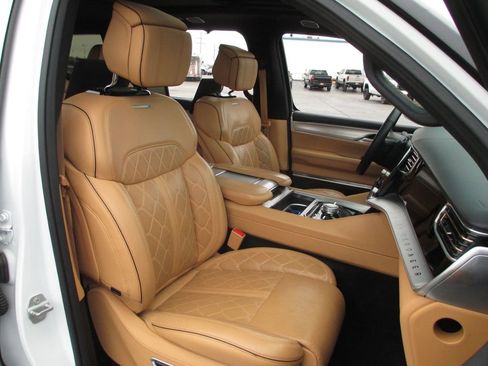 Used 2023 Jeep Grand Wagoneer L Series III w/ Rear Seat Video Group 1 image 25