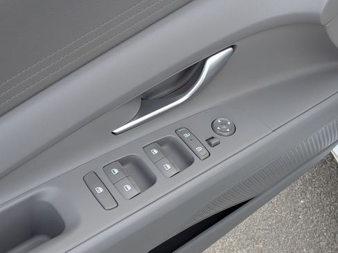 New 2026 Hyundai Elantra SE image 16