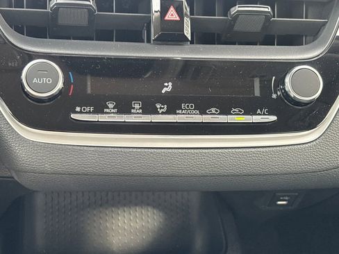 Used 2023 Toyota Corolla LE image 11