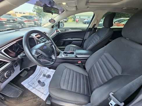 Used 2018 Ford Fusion SE FWD image 19