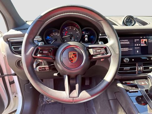 Certified 2023 Porsche Macan AWD/4WD image 12