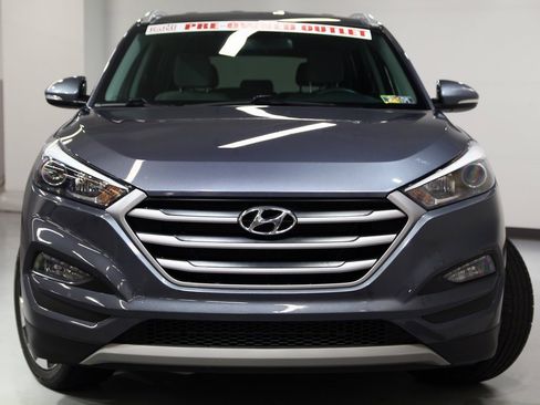 Used 2018 Hyundai Tucson Sport image 3
