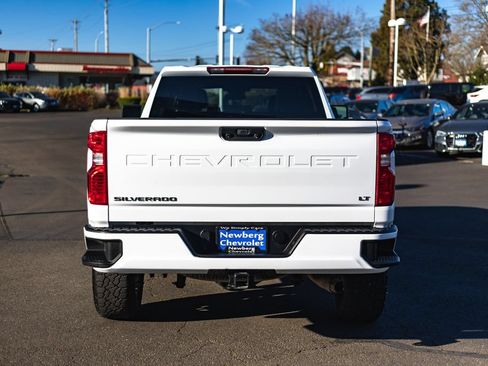 Used 2024 Chevrolet Silverado 3500 LT AWD/4WD image 11