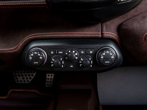 Used 2015 Ferrari 458 Speciale Coupe RWD image 26