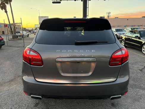 Used 2013 Porsche Cayenne S image 5