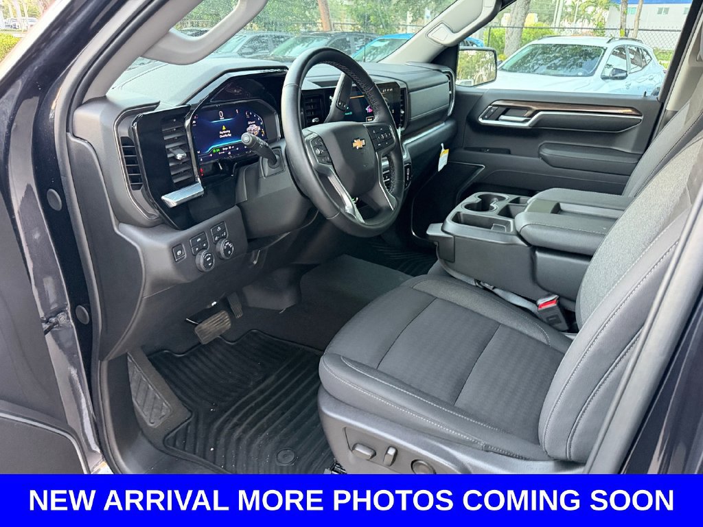 Used 2024 Chevrolet Silverado 1500 LT AWD/4WD image 10