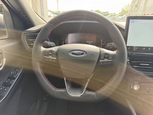 Used 2024 Ford Escape ST-Line w/ Tech Pack #1 AWD/4WD image 13