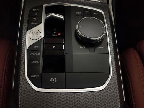 Used 2026 BMW 330i Sedan w/ Premium Package image 16