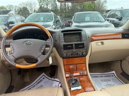 Used 2005 Lexus LS 430 RWD image 32