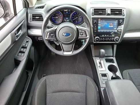 Used 2018 Subaru Outback 2.5i Premium image 11