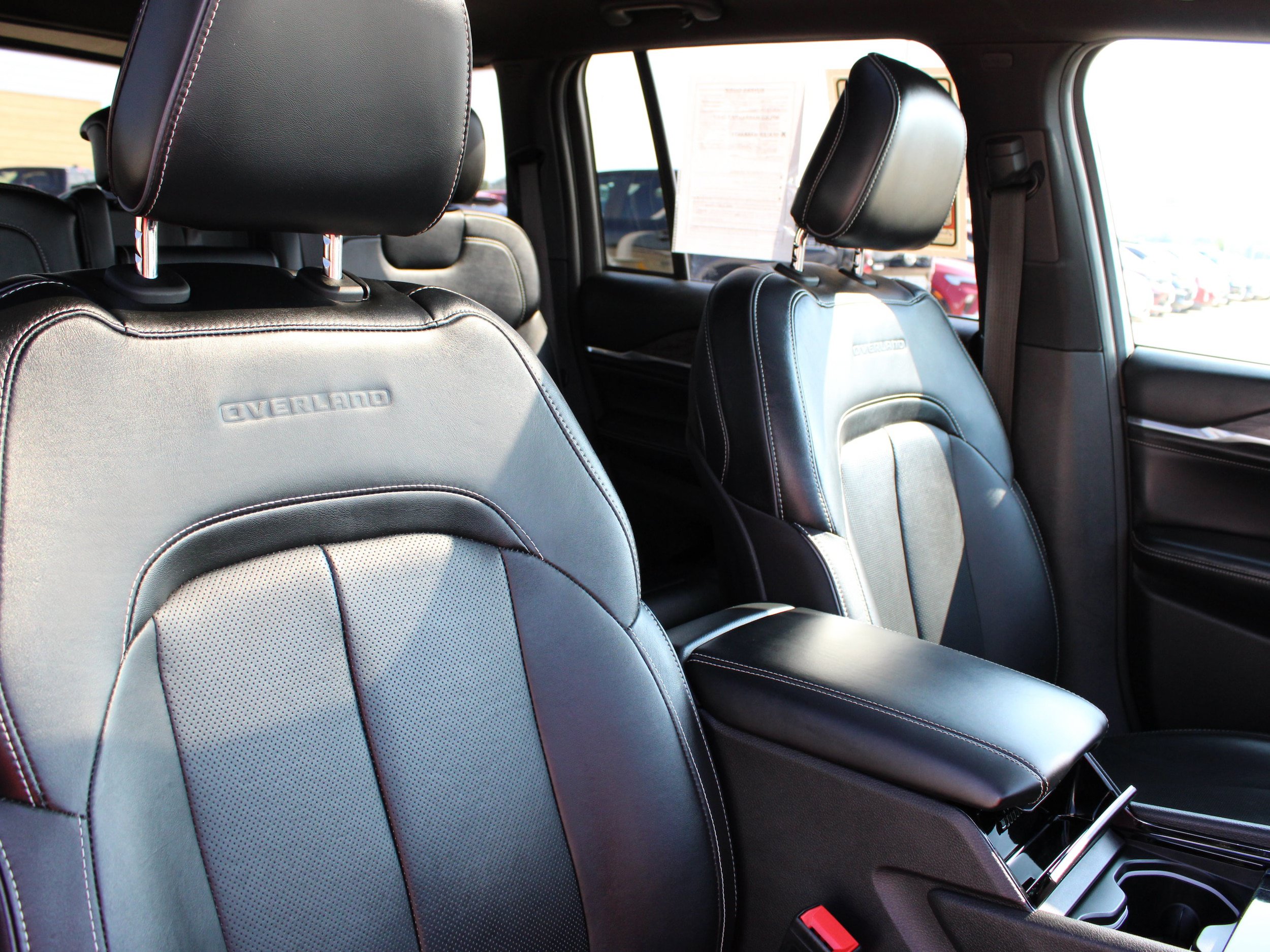 Used 2023 Jeep Grand Cherokee Overland AWD/4WD image 49