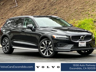 Used 2026 Volvo V60 B5 Cross Country Ultra w/ Climate Package