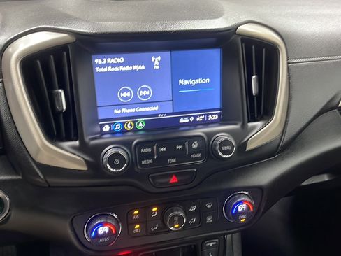 Used 2018 GMC Terrain Denali w/ LPO, 'HIT The Road' Package FWD image 8