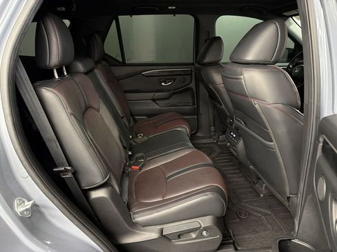 Certified 2025 Honda Pilot Black Edition image 31