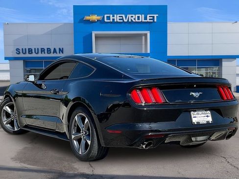 Used 2016 Ford Mustang Coupe RWD image 3
