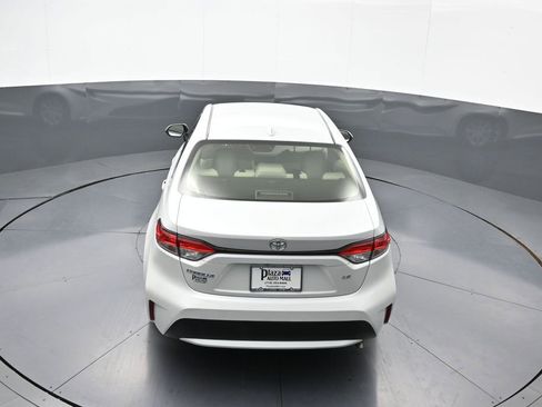 Certified 2022 Toyota Corolla LE FWD image 38