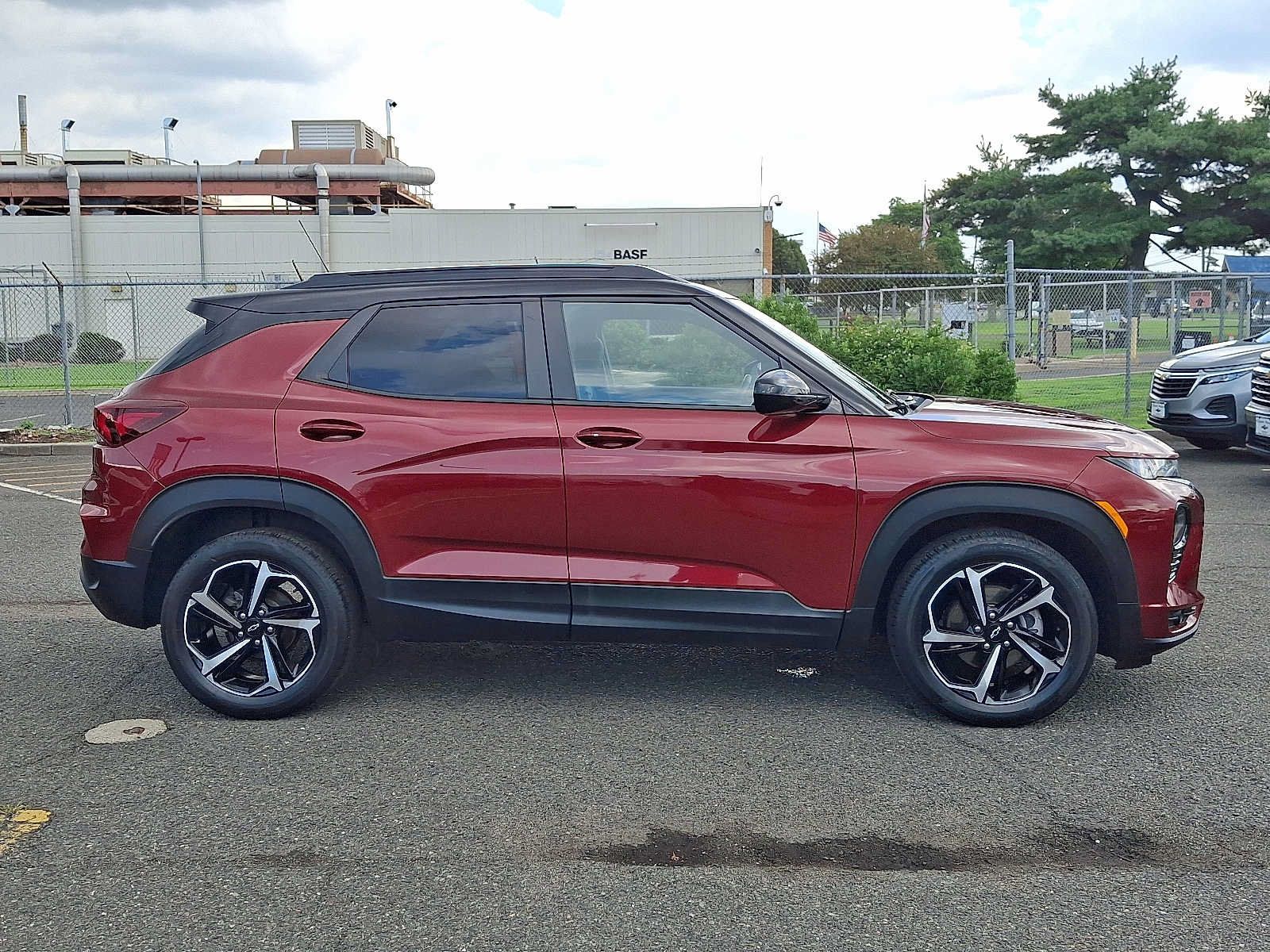 Used 2022 Chevrolet TrailBlazer RS w/ Technology Package FWD image 7