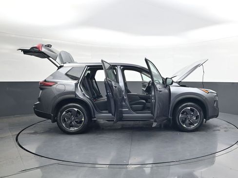 Certified 2026 Nissan Rogue SV w/ Cold Weather Package FWD image 46