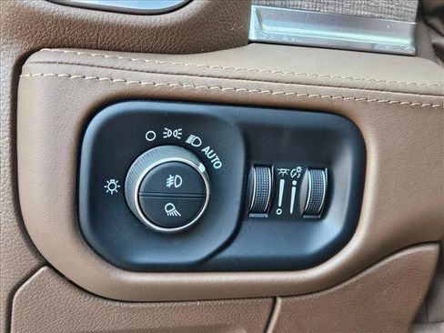 Used 2021 RAM 1500 Limited AWD/4WD image 21