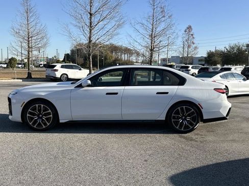 Used 2023 BMW 740i image 6