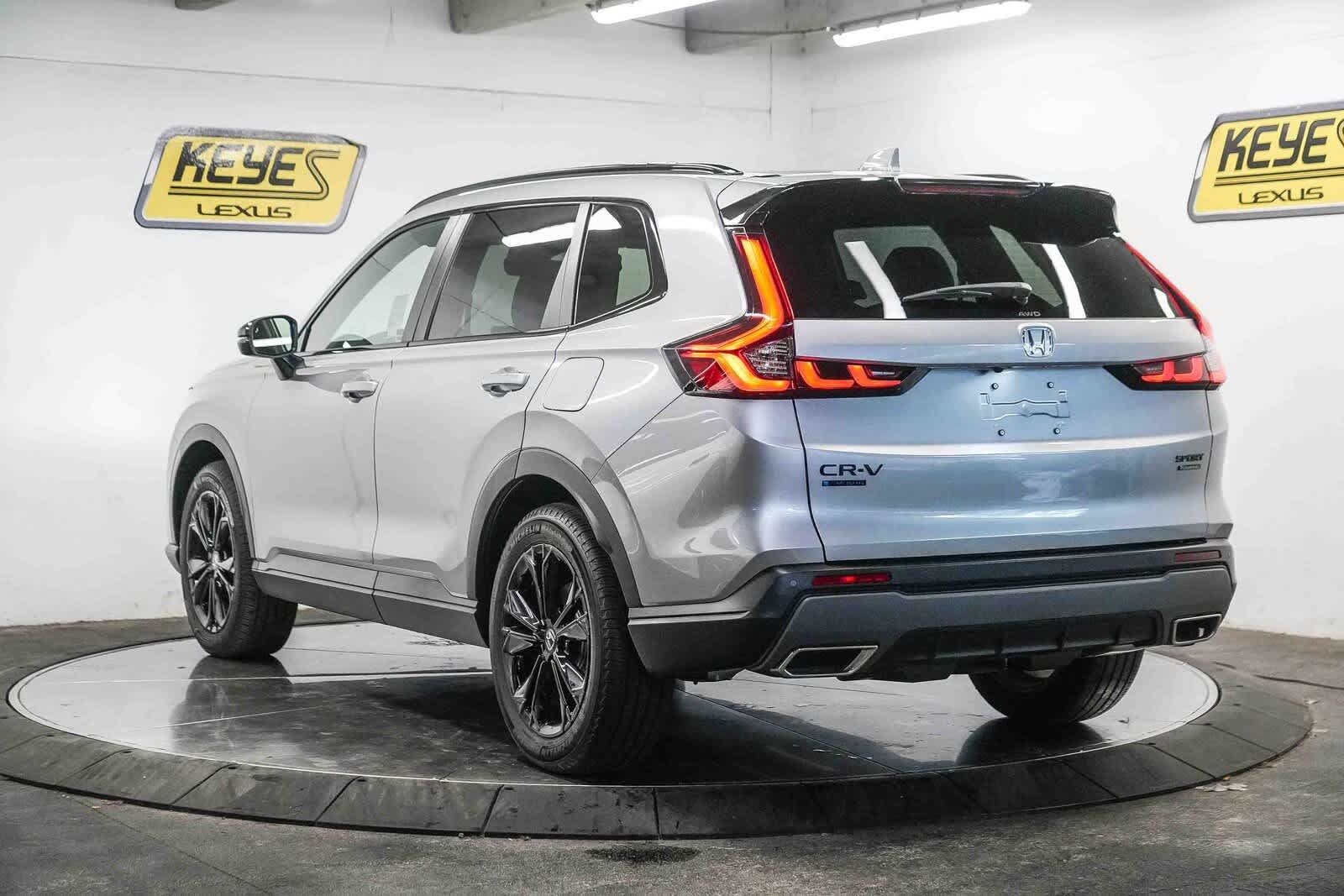 Used 2026 Honda CR-V Sport Touring image 4