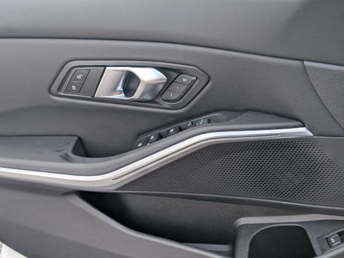 Used 2024 BMW 330i Sedan w/ Convenience Package image 27