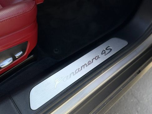 Used 2018 Porsche Panamera 4S AWD/4WD image 25