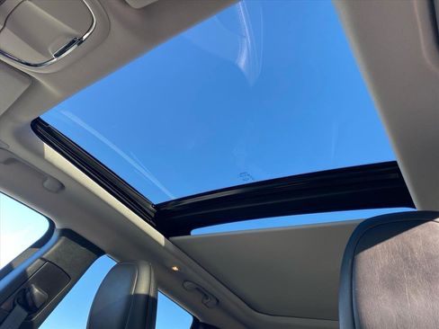 Used 2021 Jeep Cherokee Limited image 22