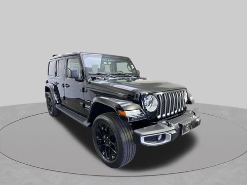 Used 2022 Jeep Wrangler Unlimited Sahara w/ Cold Weather Group AWD/4WD image 3