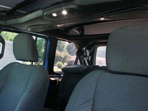 Used 2025 Jeep Wrangler Unlimited Sport AWD/4WD image 13