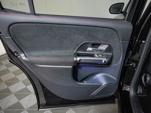 Certified 2022 Mercedes-Benz GLB 250 image 21