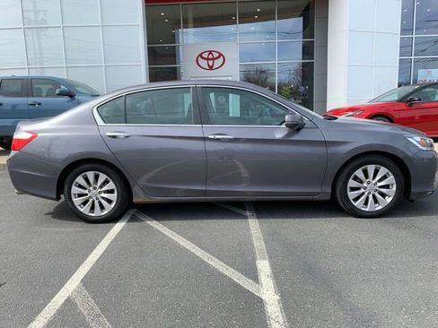 Used 2014 Honda Accord EX image 2