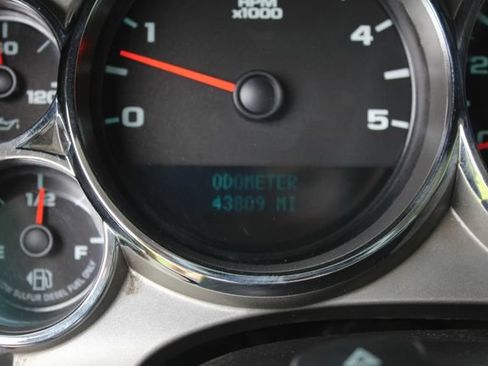 Used 2011 Chevrolet Silverado 3500 W/T AWD/4WD image 22