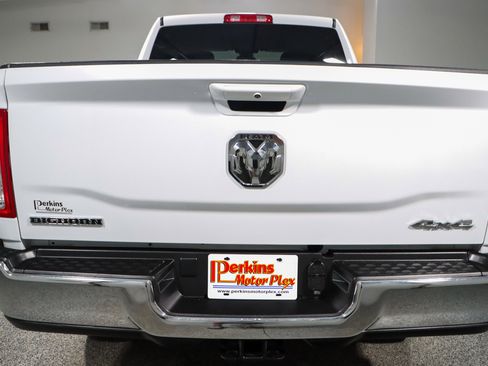 Used 2022 RAM 2500 Big Horn w/ Cold Weather Group image 8